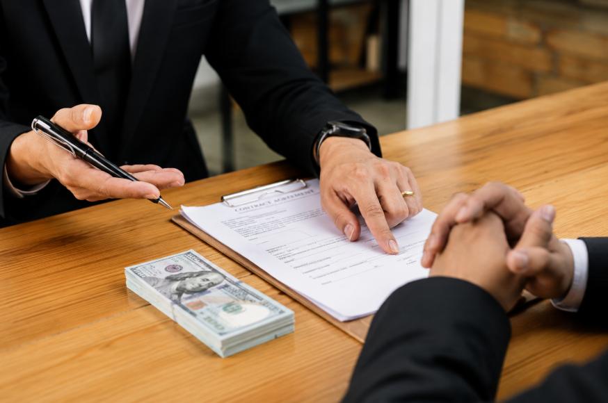 Rà soát đối chiếu hồ sơ, hợp đồng và chứng cứ