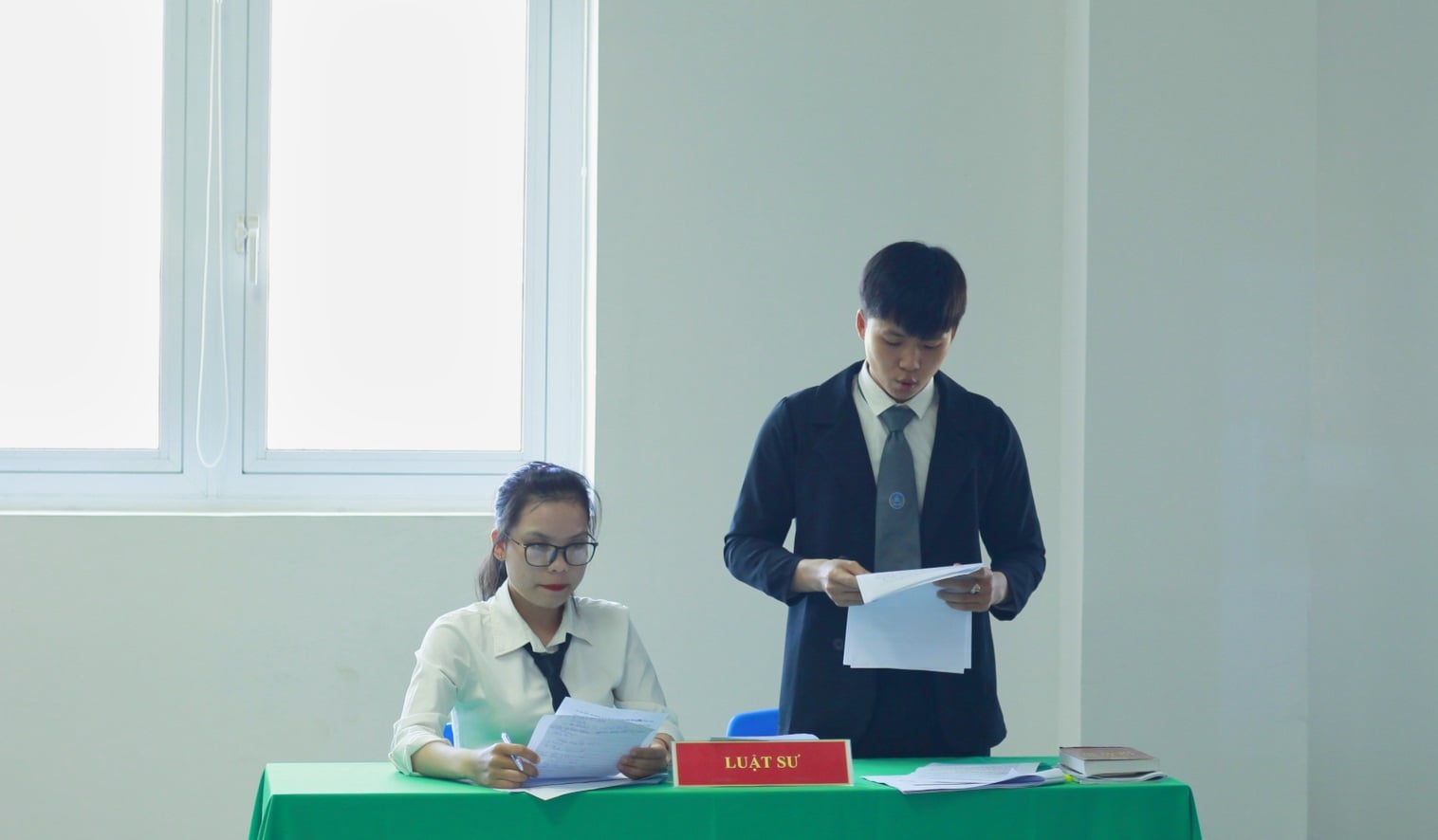 Văn phòng luật sư Dân Ý