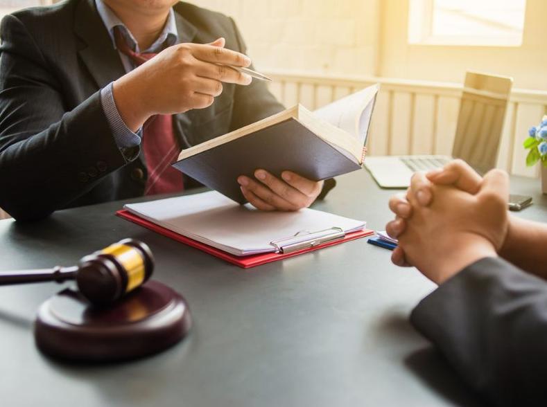 Phòng pháp lý thuê ngoài giúp phòng ngừa rủi ro và tối ưu chi phí hiệu quả